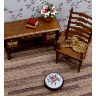 Alice green foot stool kit dollhouse miniature needlepoint accessories petit point embroidery