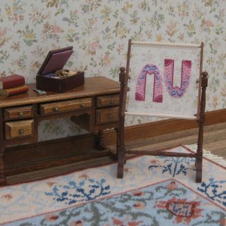 Slippers needlework stand tapestry frame kit dollhouse miniature needlepoint accessories petit point embroidery
