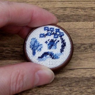 Willow pattern foot stool kit dollhouse miniature needlepoint accessories petit point embroidery